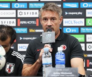 中国香港主帅谈交手国足:会找到方法施压 争取积极进攻并进球