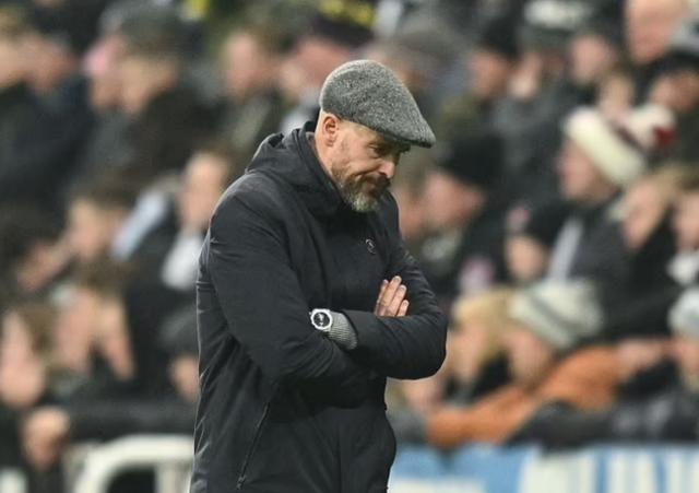 开云APP-“练太狠,机器人!”英媒称滕哈赫失去半数球员支持