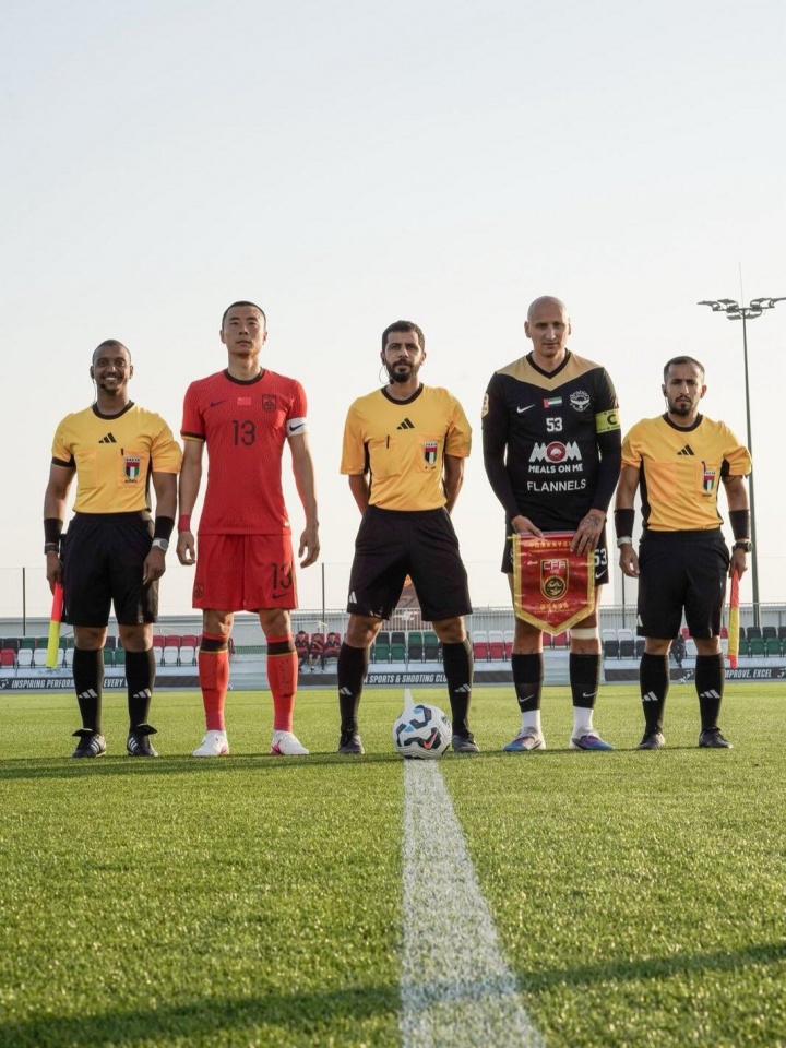 前利物浦中场交手国足！33岁谢尔维与国足踢热身赛，作为队长首发